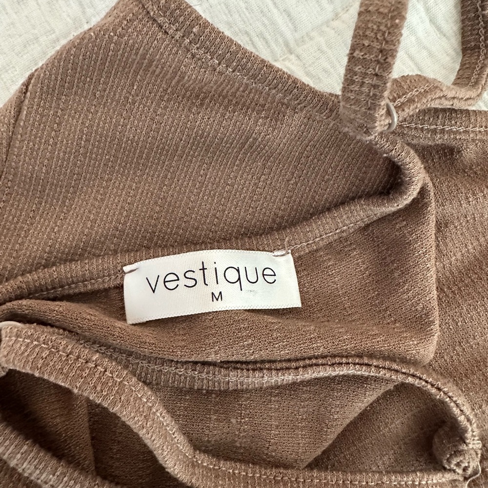 vestique Taupe Ribbed One-Shoulder Crop Tank - Picture 3 of 4
